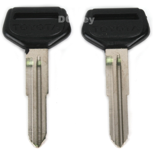 도요다 (좌) 토요타